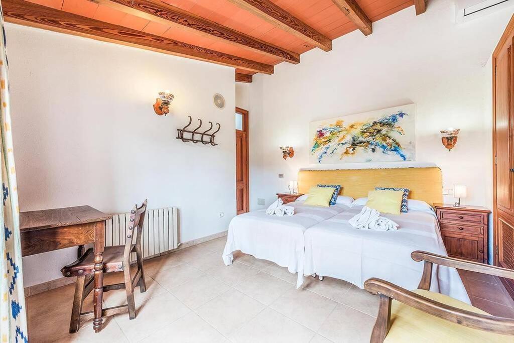 Villa Rafalet, By Renthousing Pollença
